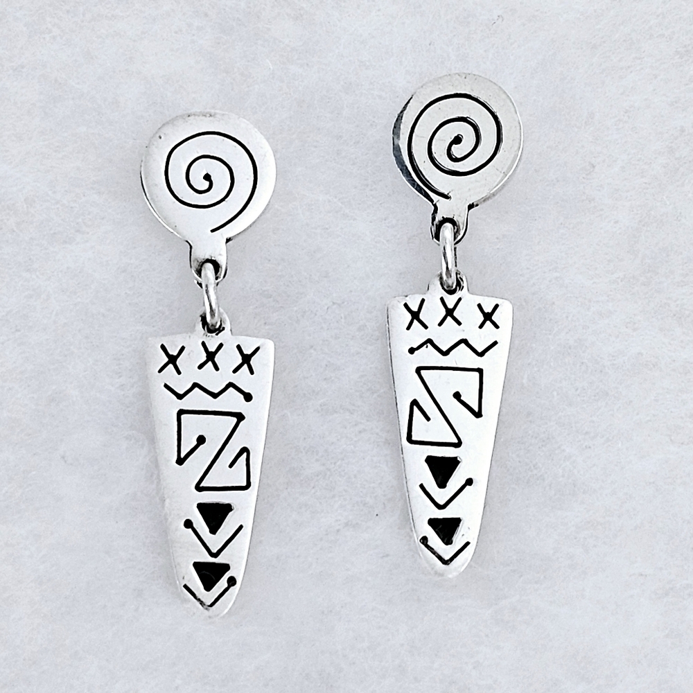 Silpada Very Rare Sterling Silver Swirl Triangle Aztec Vintage Earrings P0300